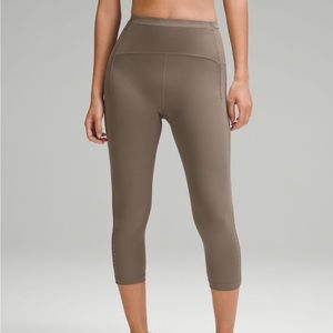 Lululemon Women’s “Swift Speed” High Rise Crop 21” Inseam (Size 12)